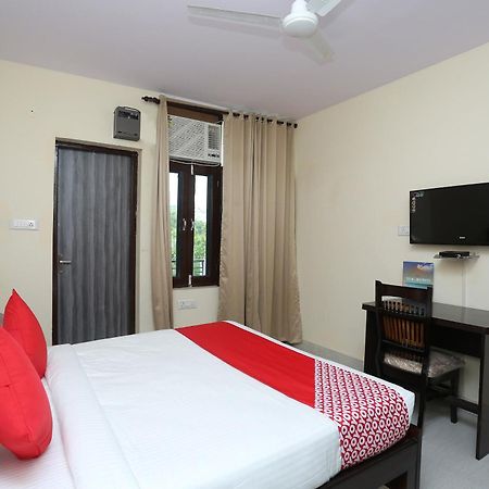 Hotel O Awesome Villa Near Appu Ghar Gurgaon Zewnętrze zdjęcie